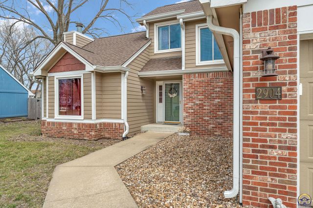2904 Atchison Cir, Lawrence, KS 66047