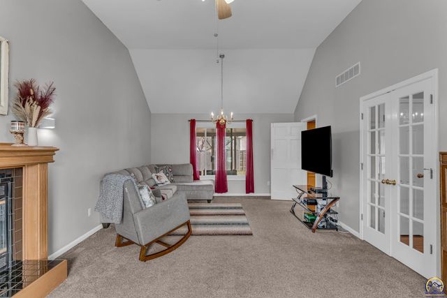 2904 Atchison Cir, Lawrence, KS 66047