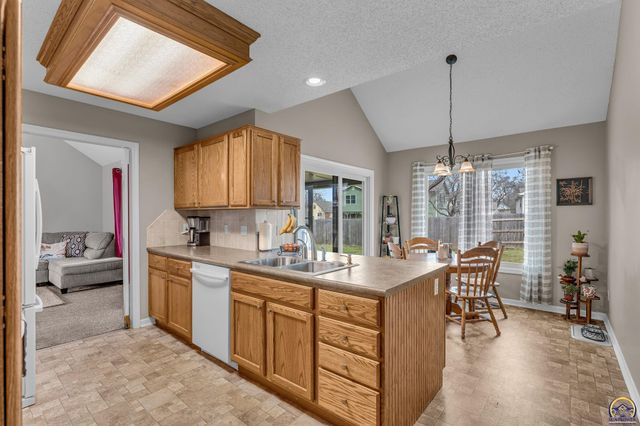 2904 Atchison Cir, Lawrence, KS 66047