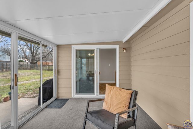 2904 Atchison Cir, Lawrence, KS 66047