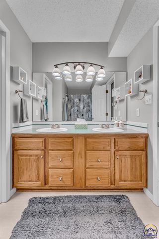 2904 Atchison Cir, Lawrence, KS 66047