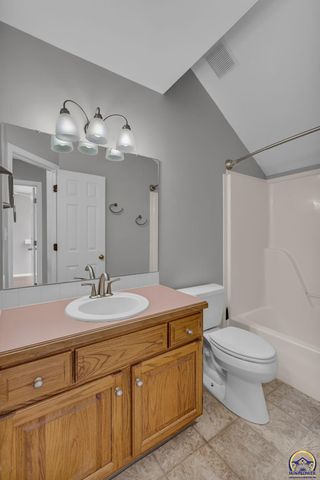 2904 Atchison Cir, Lawrence, KS 66047