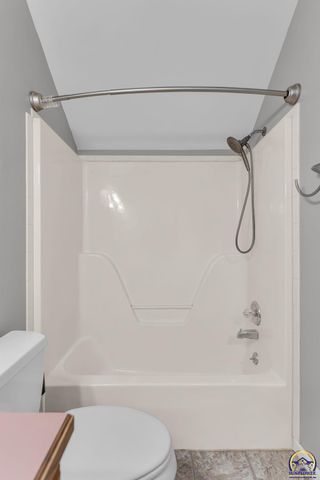 2904 Atchison Cir, Lawrence, KS 66047