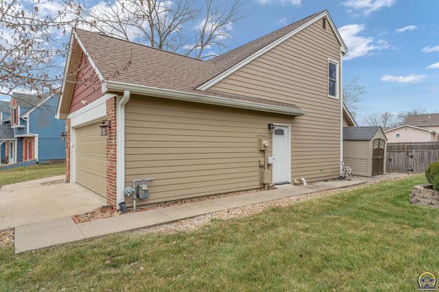 2904 Atchison Cir, Lawrence, KS 66047