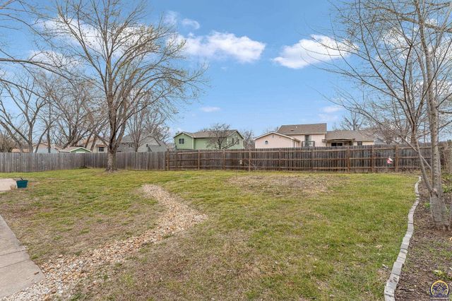 2904 Atchison Cir, Lawrence, KS 66047