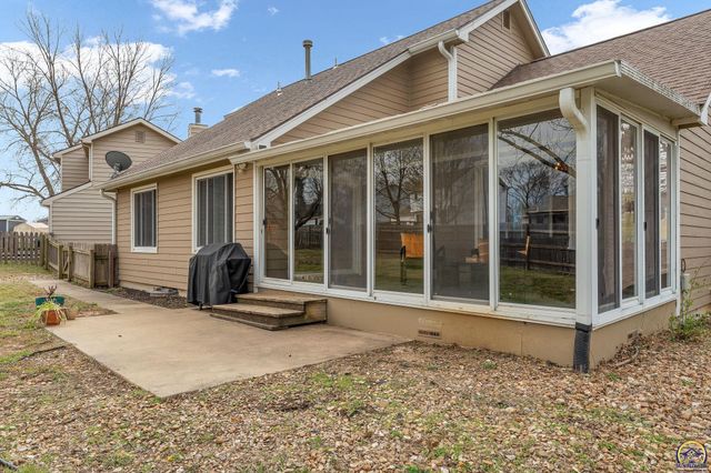 2904 Atchison Cir, Lawrence, KS 66047