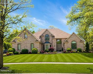 9143 Rolling Hill Road, Holland, OH 43528