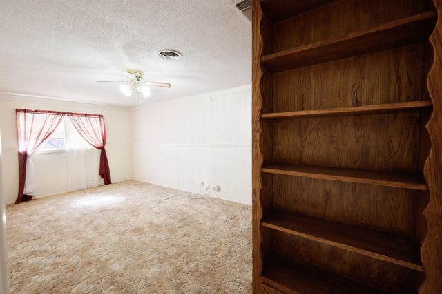 708 15th Street, Abernathy, TX 79311