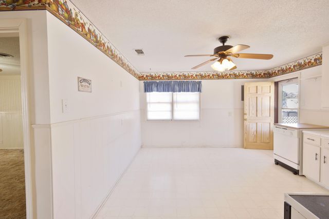 708 15th Street, Abernathy, TX 79311