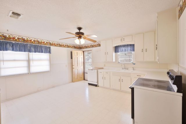 708 15th Street, Abernathy, TX 79311