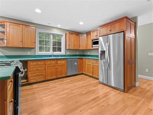 44 Azalea Avenue, Exeter, RI 02822