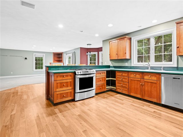 44 Azalea Avenue, Exeter, RI 02822
