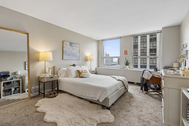 2626 N LAKEVIEW Avenue 1002, Chicago, IL 60614