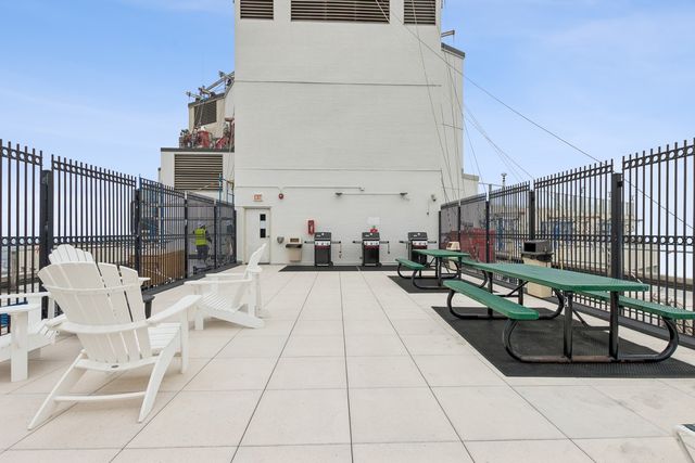 2626 N LAKEVIEW Avenue 1002, Chicago, IL 60614