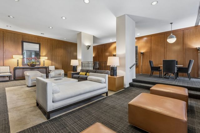 2626 N LAKEVIEW Avenue 1002, Chicago, IL 60614