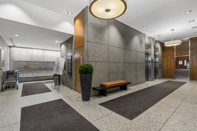 2626 N LAKEVIEW Avenue 1002, Chicago, IL 60614