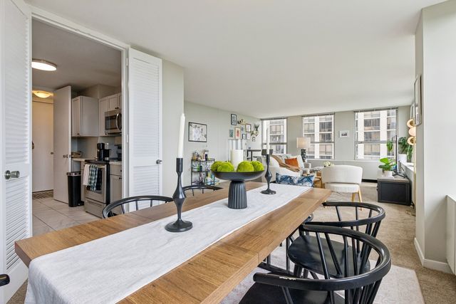 2626 N LAKEVIEW Avenue 1002, Chicago, IL 60614