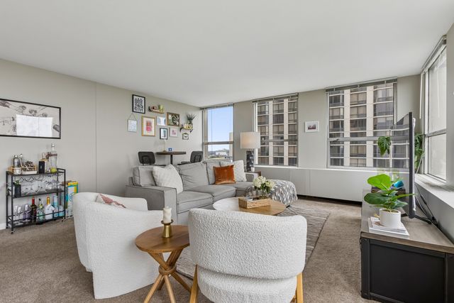 2626 N LAKEVIEW Avenue 1002, Chicago, IL 60614