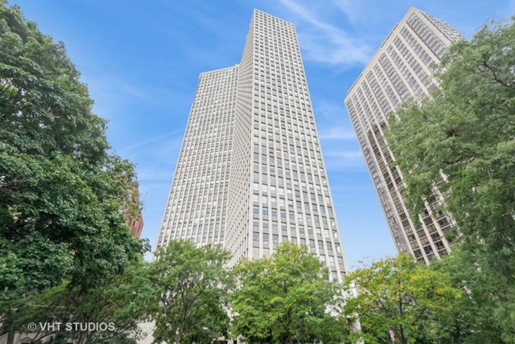 2626 N LAKEVIEW Avenue 1002, Chicago, IL 60614