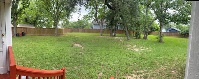 7110 Highway 6, Hitchcock, TX 77563