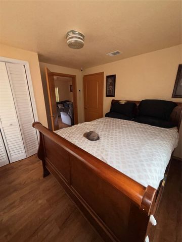 7110 Highway 6, Hitchcock, TX 77563
