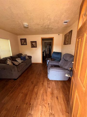 7110 Highway 6, Hitchcock, TX 77563