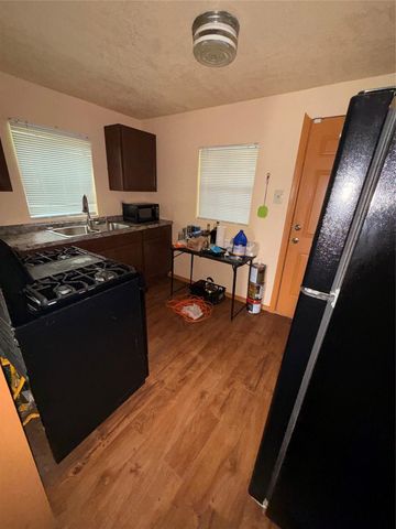 7110 Highway 6, Hitchcock, TX 77563