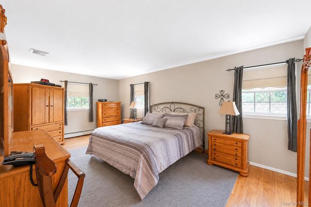 124 Bayview Drive, Oakdale, NY 11769