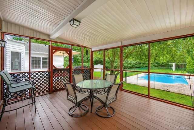 124 Bayview Drive, Oakdale, NY 11769