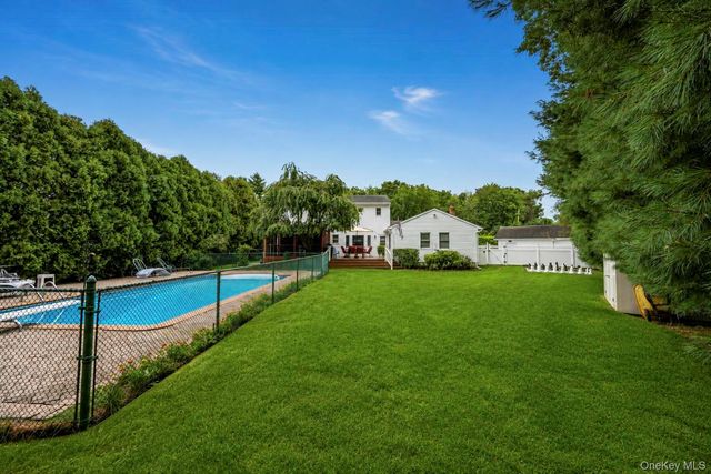 124 Bayview Drive, Oakdale, NY 11769