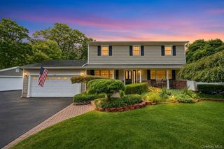 124 Bayview Drive, Oakdale, NY 11769
