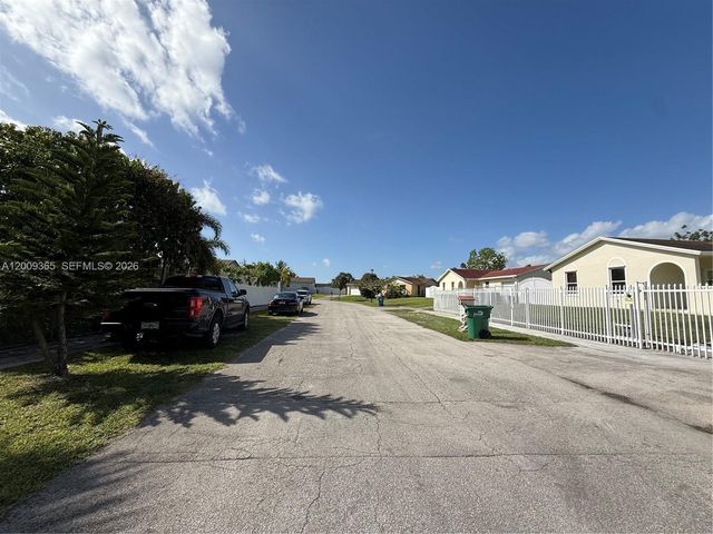 25835 SW 131st Ct, Homestead, FL 33032