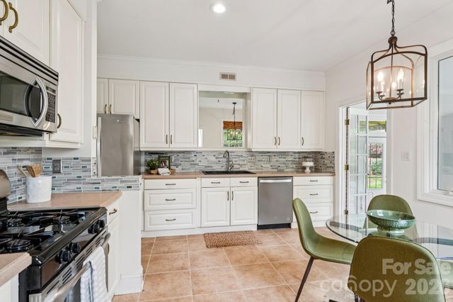 2005 Pinefield Court, Gastonia, NC 28056