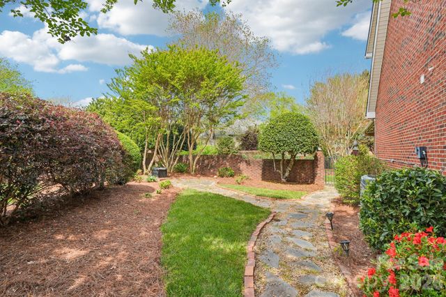 2005 Pinefield Court, Gastonia, NC 28056