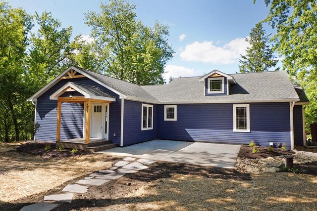4004 Forest DRIVE, Delavan, WI 53115