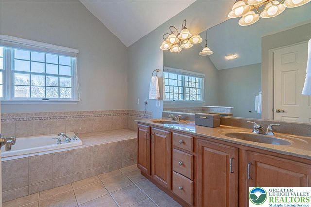 1520 Stump Road, Easton, PA 18040
