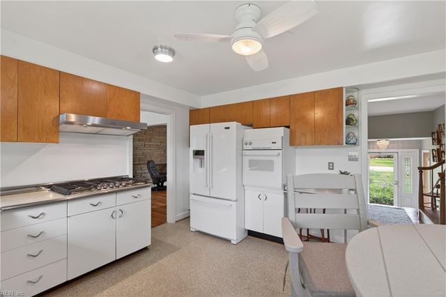 5204 Lake CIR, Portsmouth, VA 23703
