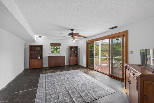 5204 Lake CIR, Portsmouth, VA 23703