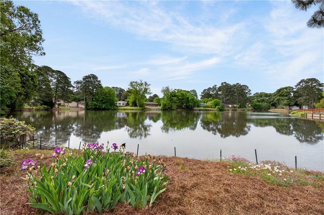 5204 Lake CIR, Portsmouth, VA 23703
