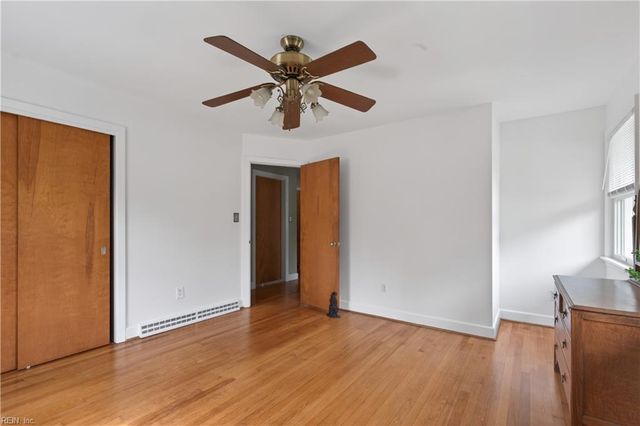 5204 Lake CIR, Portsmouth, VA 23703