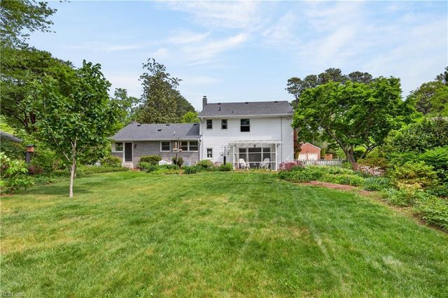 5204 Lake CIR, Portsmouth, VA 23703
