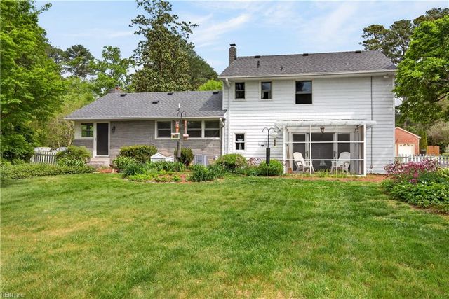 5204 Lake CIR, Portsmouth, VA 23703