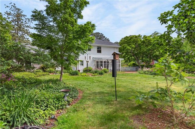 5204 Lake CIR, Portsmouth, VA 23703