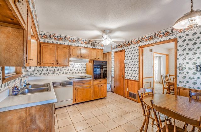 2460 WOODVALE DR, Memphis, TN 38127