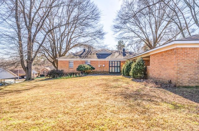 2460 WOODVALE DR, Memphis, TN 38127