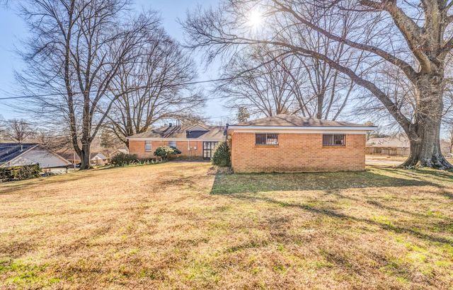 2460 WOODVALE DR, Memphis, TN 38127