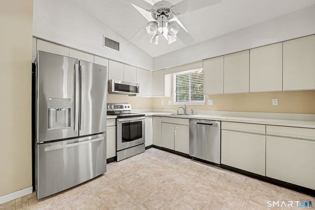 35 Bruce Drive, Shelton, CT 06484
