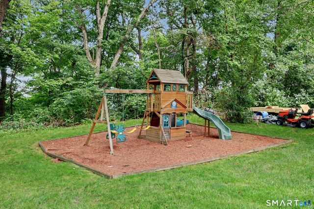 35 Bruce Drive, Shelton, CT 06484