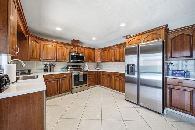 1403 GARDEN AVENUE, Tarpon Springs, FL 34689