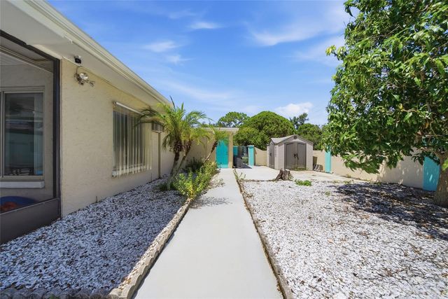 1403 GARDEN AVENUE, Tarpon Springs, FL 34689